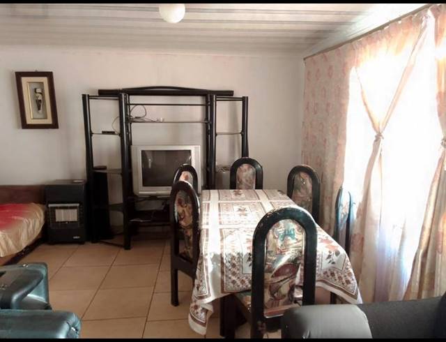 2 BEDROOM HOUSE FOR SALE IN ORLANDO